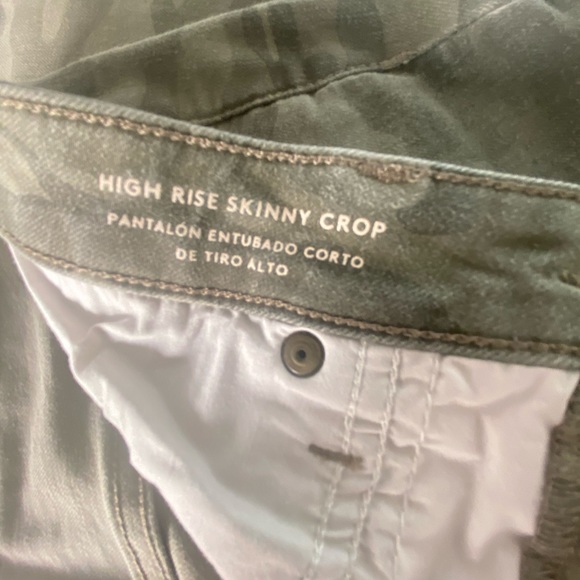 Universal Thread - Picture 6 of 9